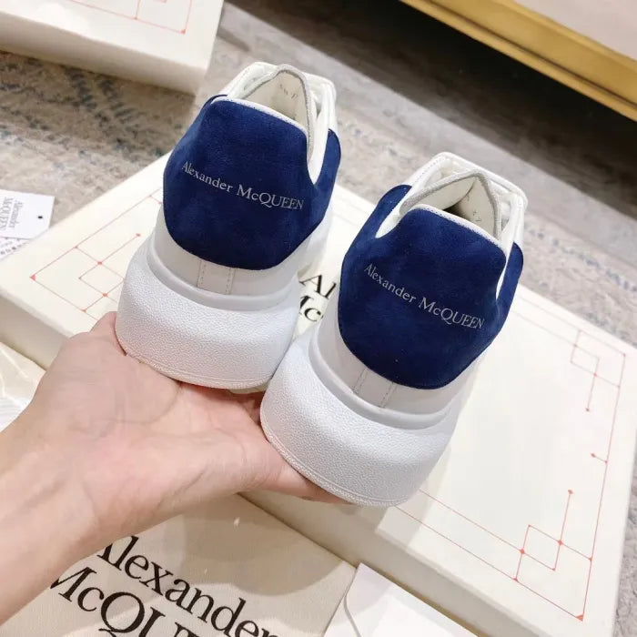 A - SNEAKERS