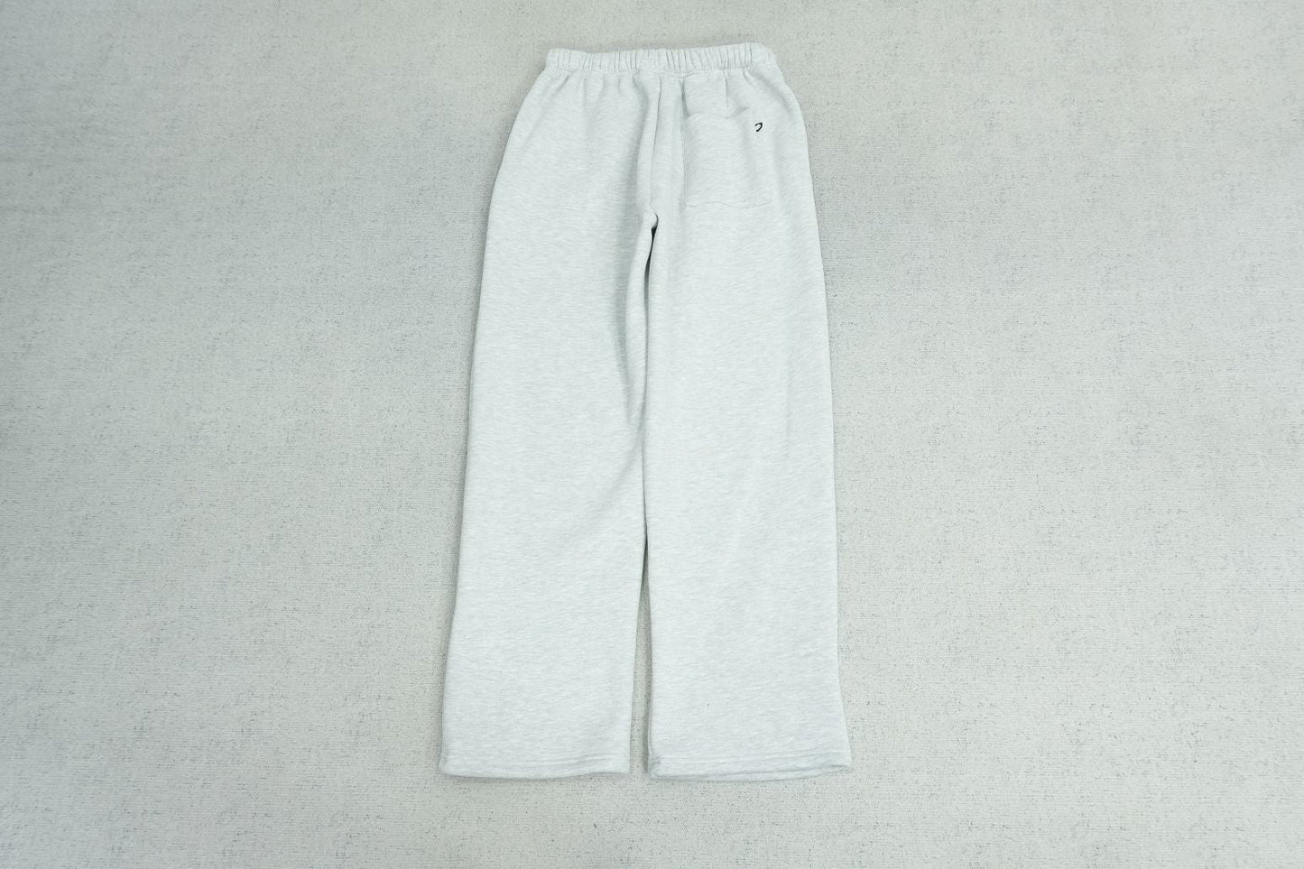 B - SWEATPANTS