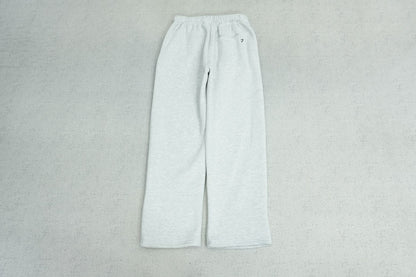 B - SWEATPANTS