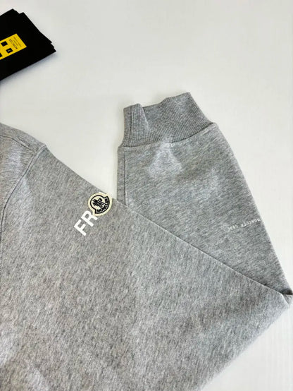 M  - SWEATER