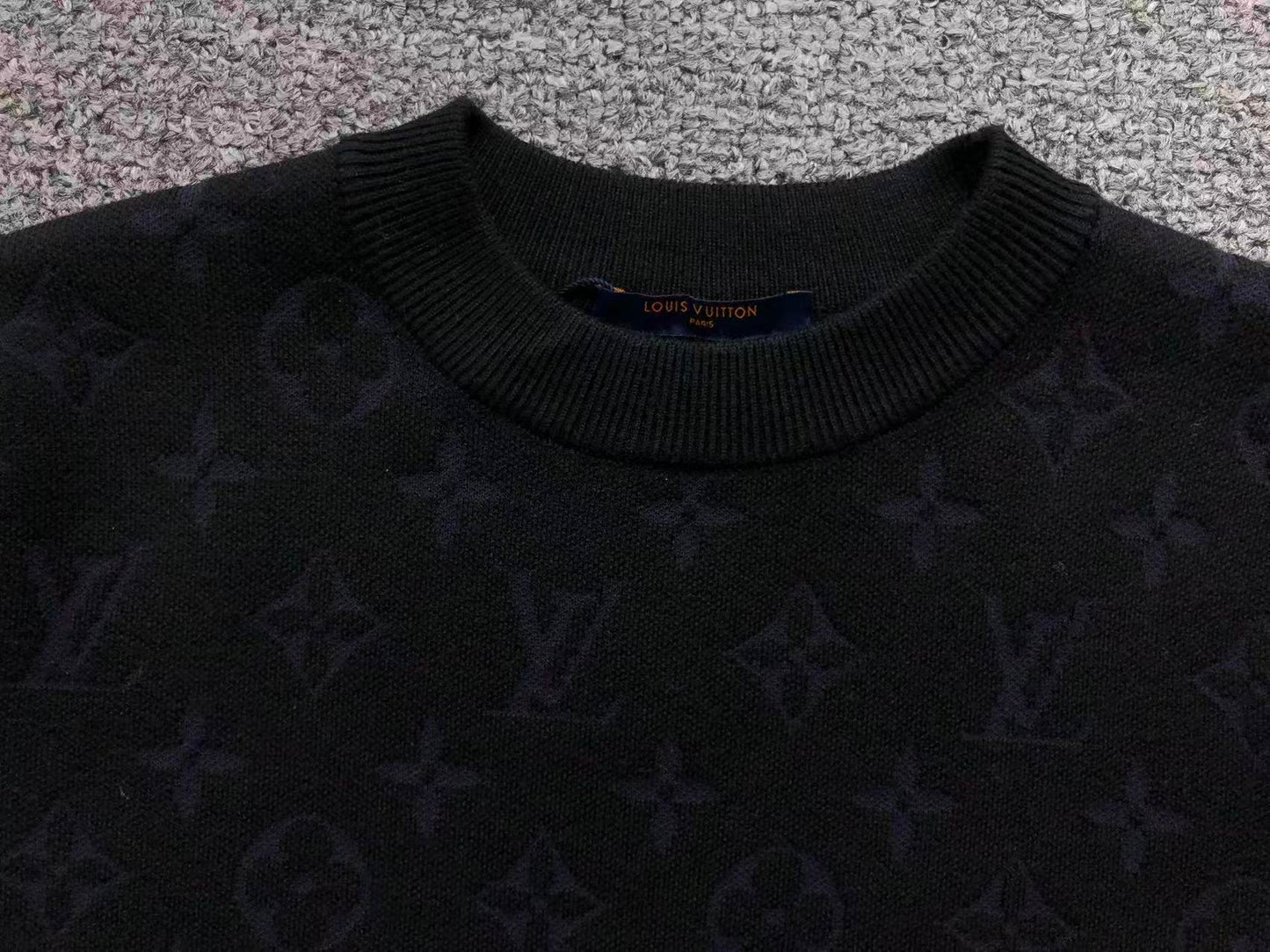 L - SWEATER