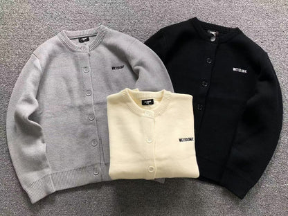 W - SWEATER