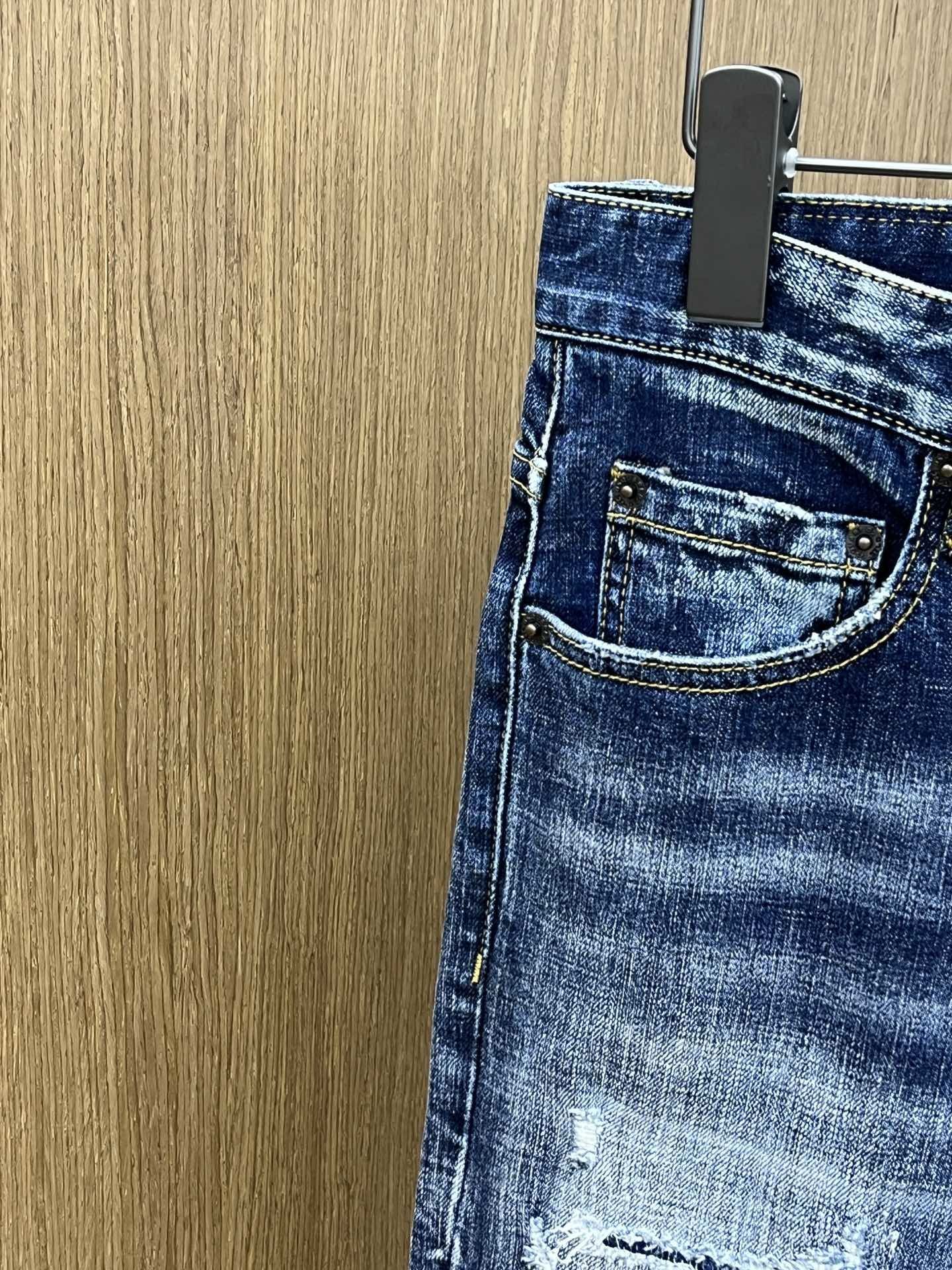 D - JEANS
