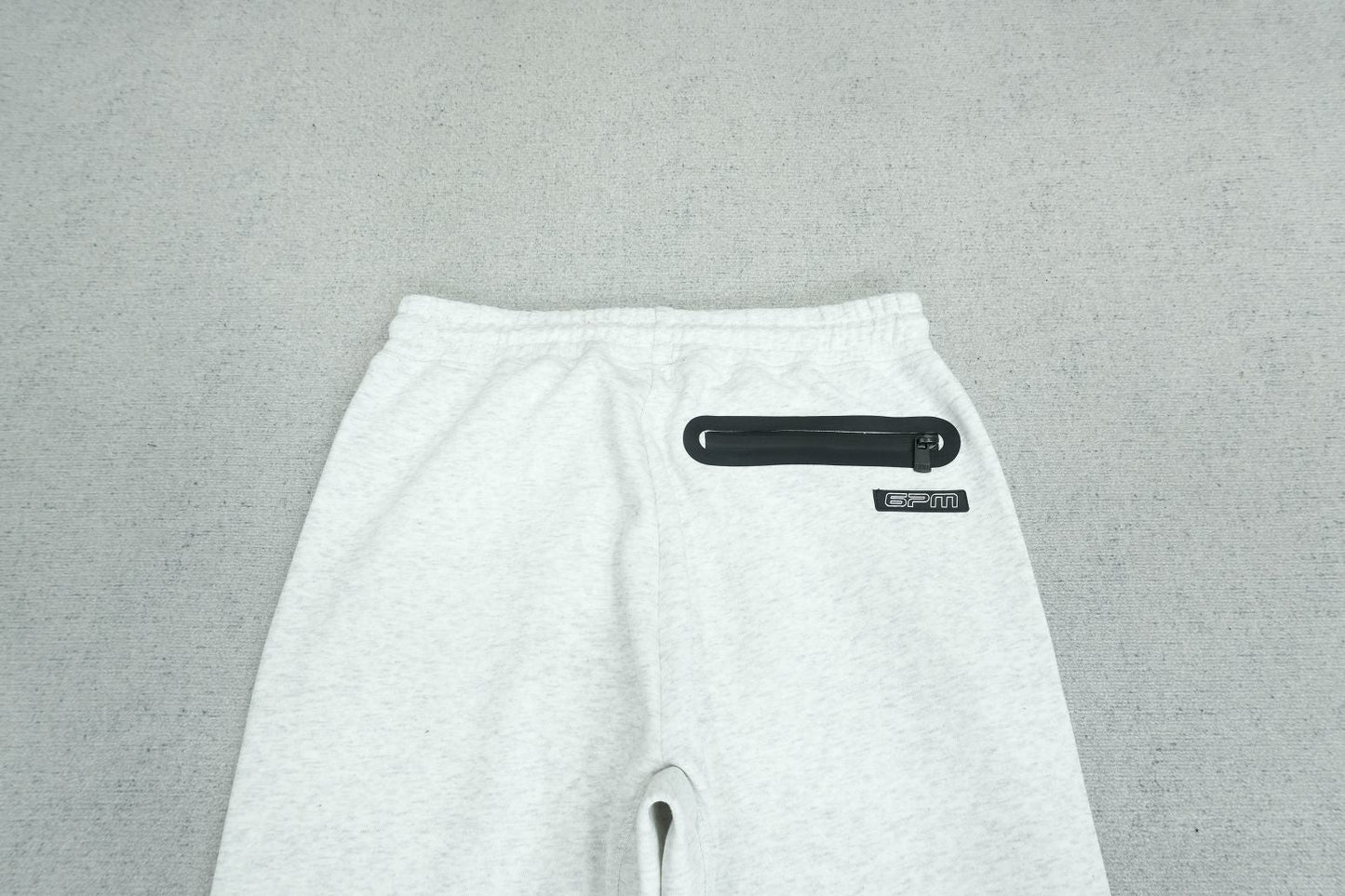 S - SWEATPANTS
