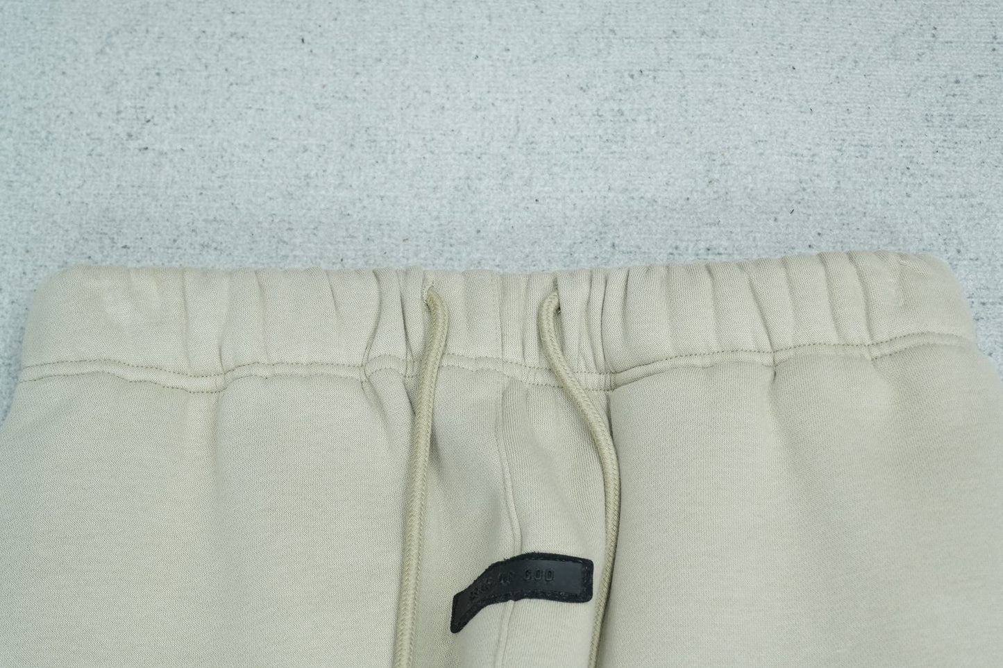 F - SWEATPANTS