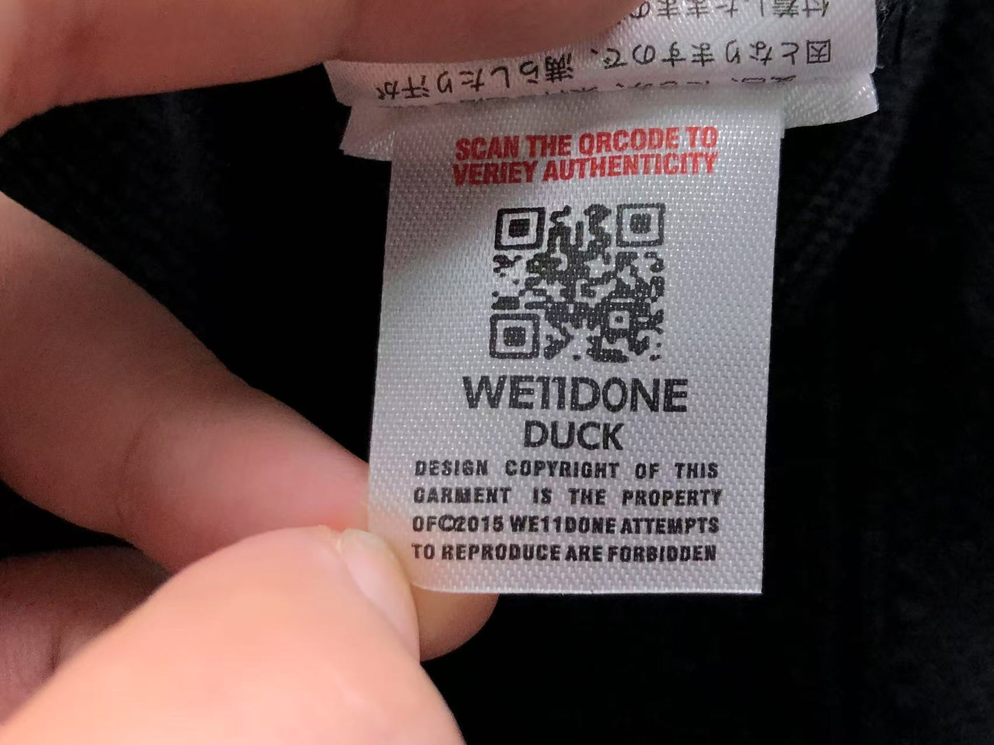 W - SWEATER
