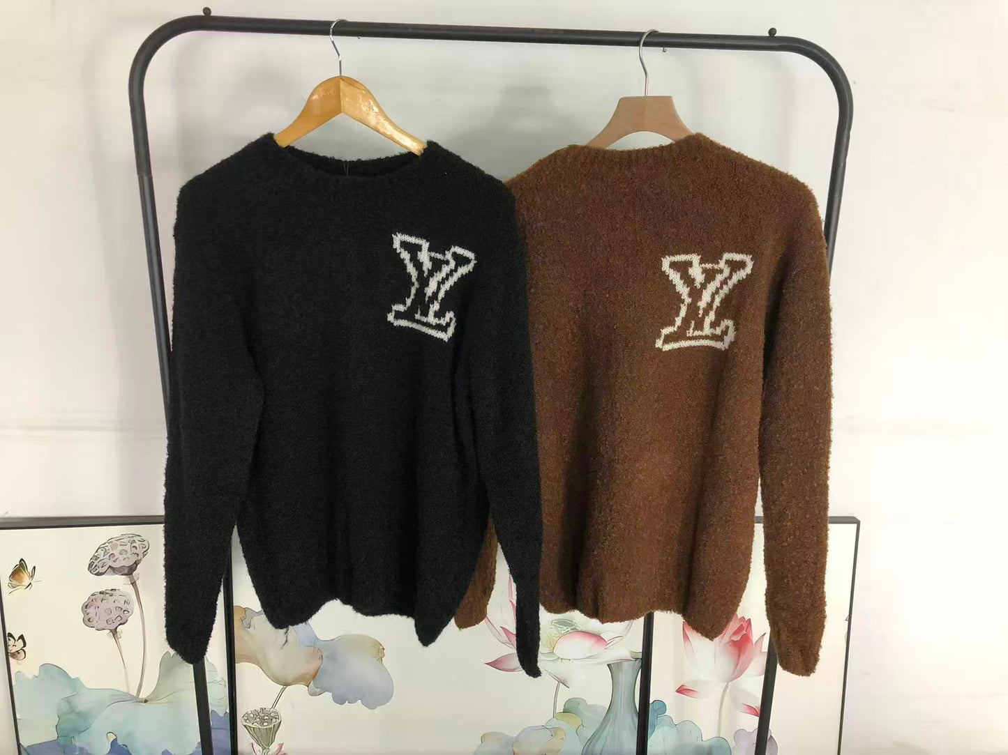 L - SWEATER