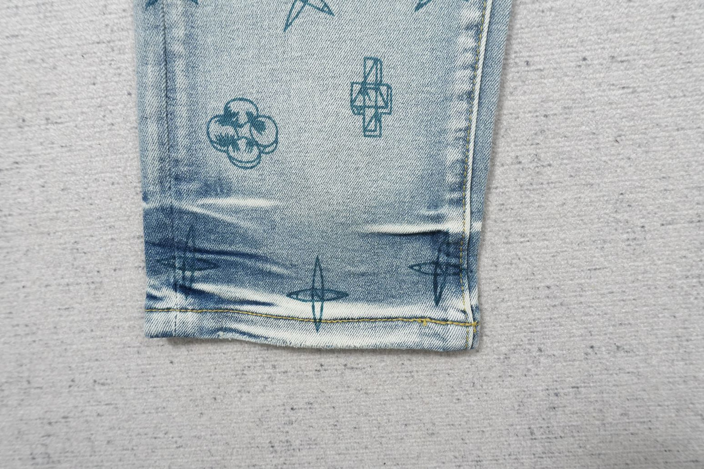 P - JEANS