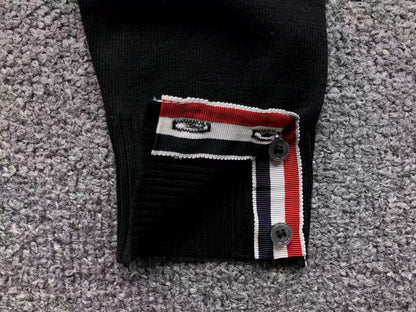 T - SWEATER
