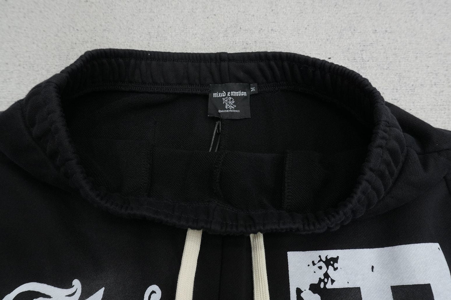 M - SWEATPANTS