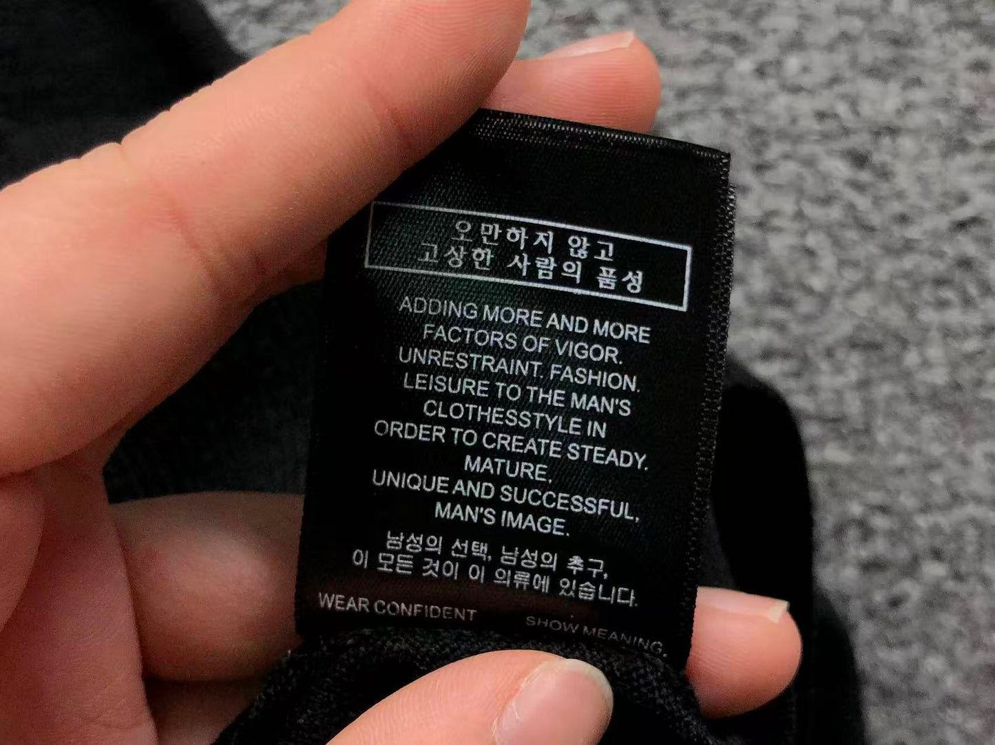 L - SWEATER
