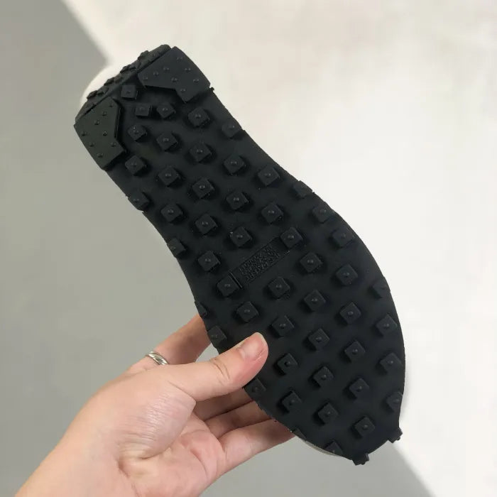 N - SNEAKERS