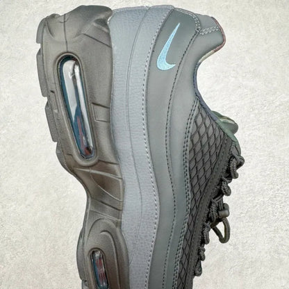 C - SNEAKERS