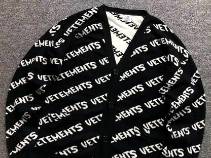 V - SWEATER