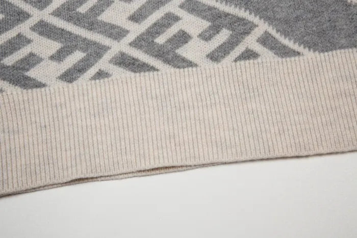 F  - SWEATER