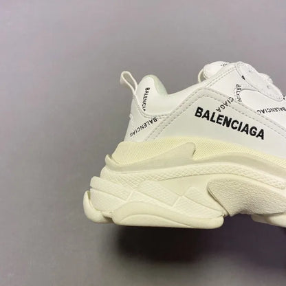 B - SNEAKERS
