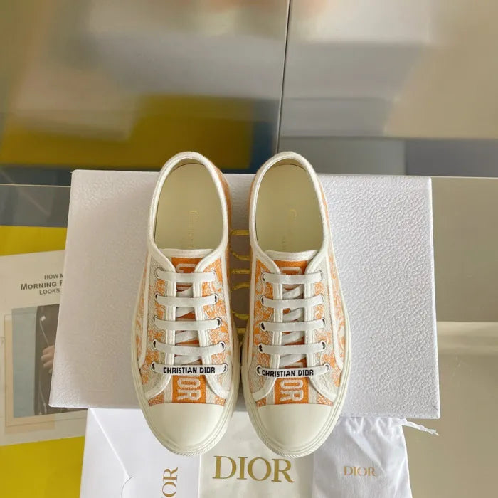 D - SNEAKERS
