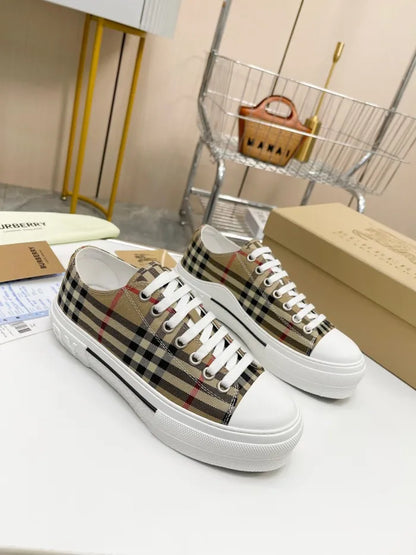 B - SNEAKERS