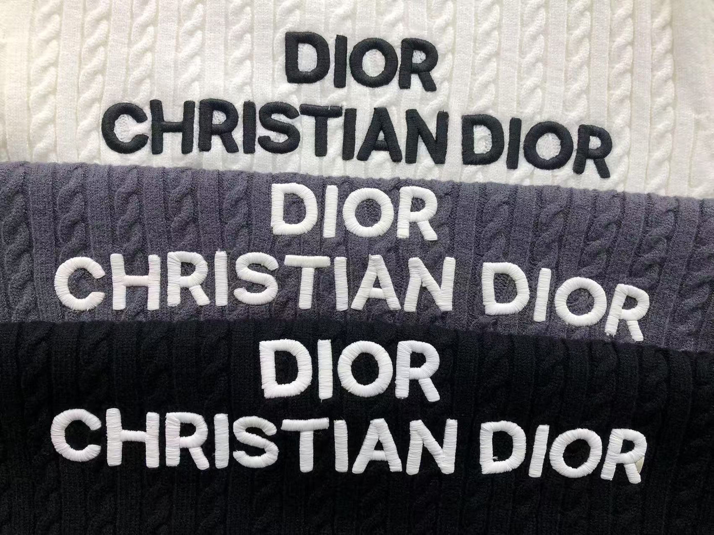 D - SWEATER