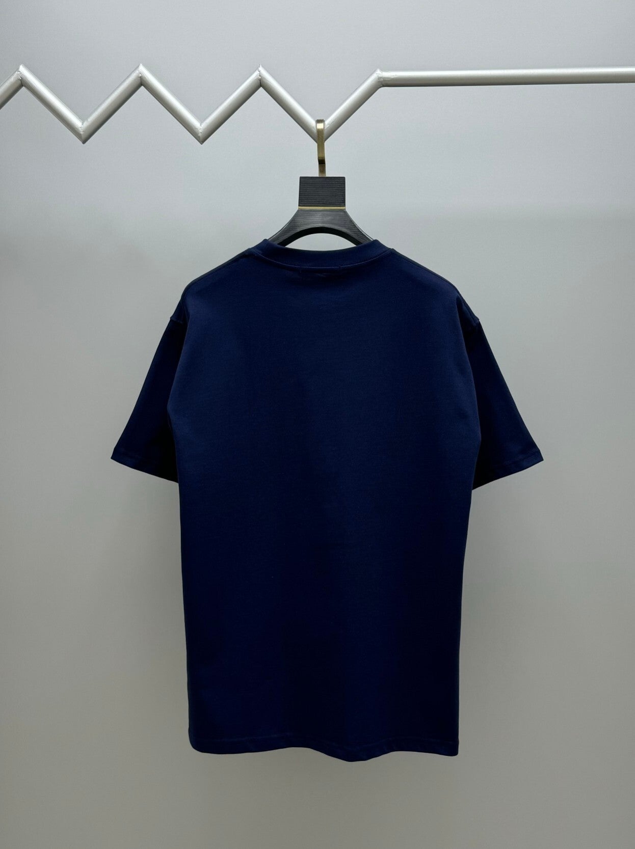 V - TSHIRT