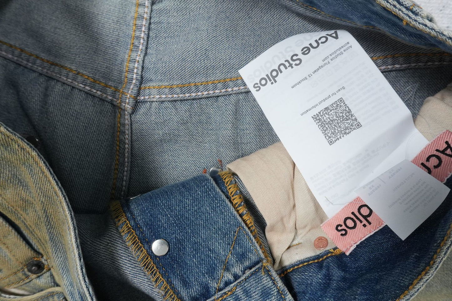 A - JEANS