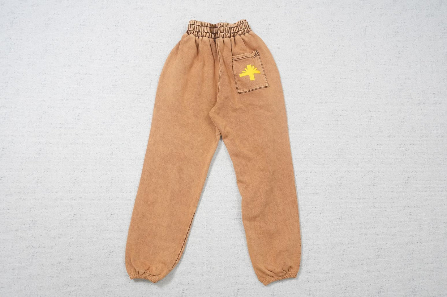 V - SWEATPANTS