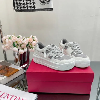 V - SNEAKERS
