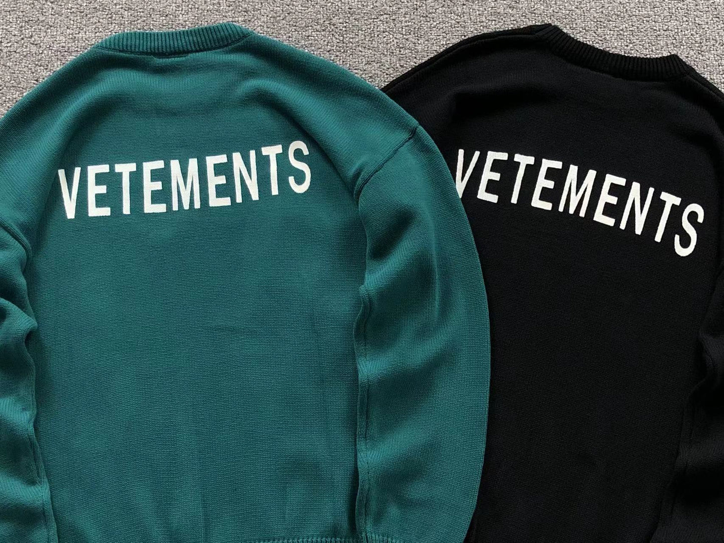 V - SWEATER