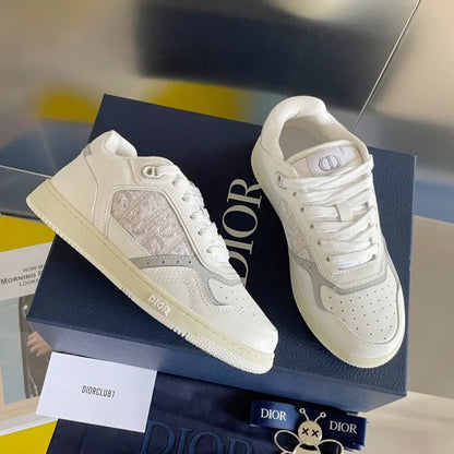 D - SNEAKERS