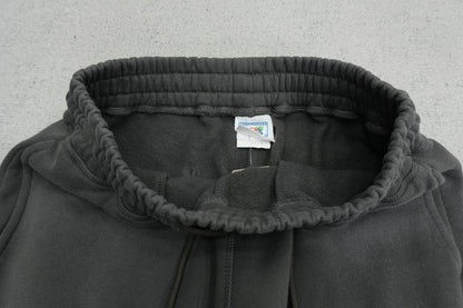 S - SWEATPANTS