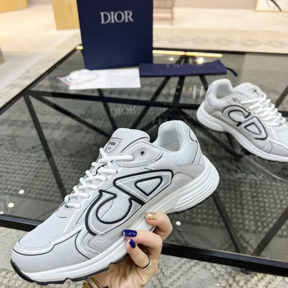 B - SNEAKERS