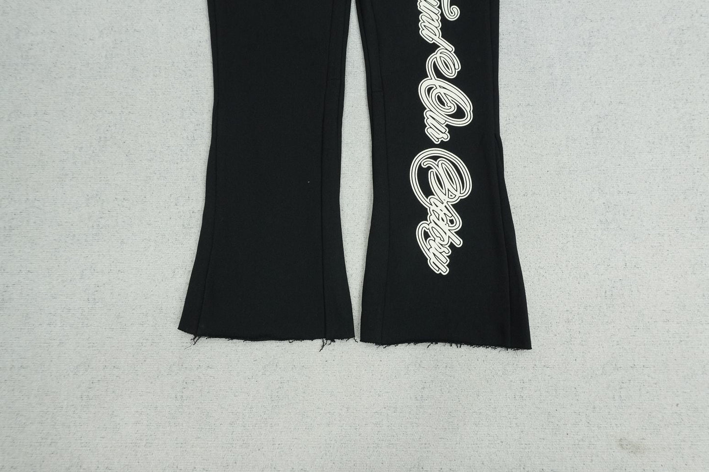 H - SWEATPANTS
