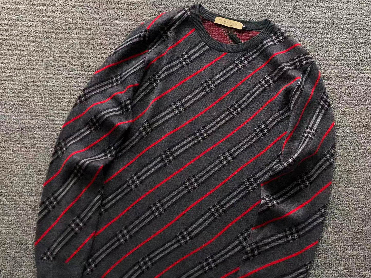 B - SWEATER