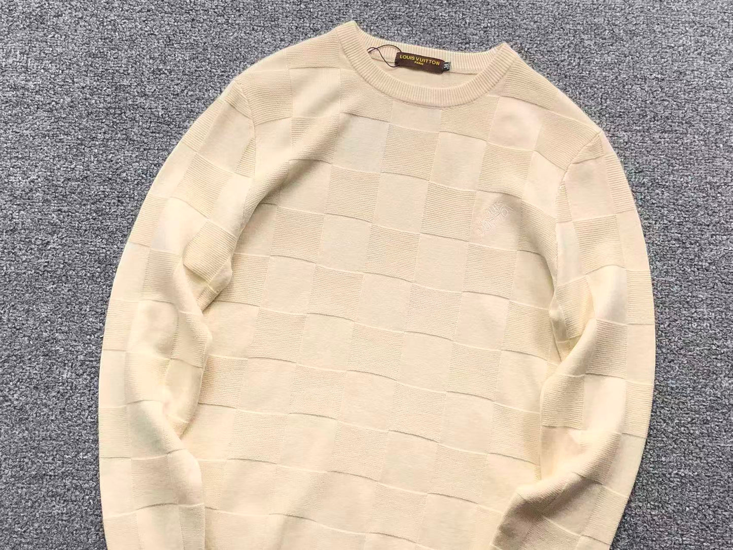 L - SWEATER