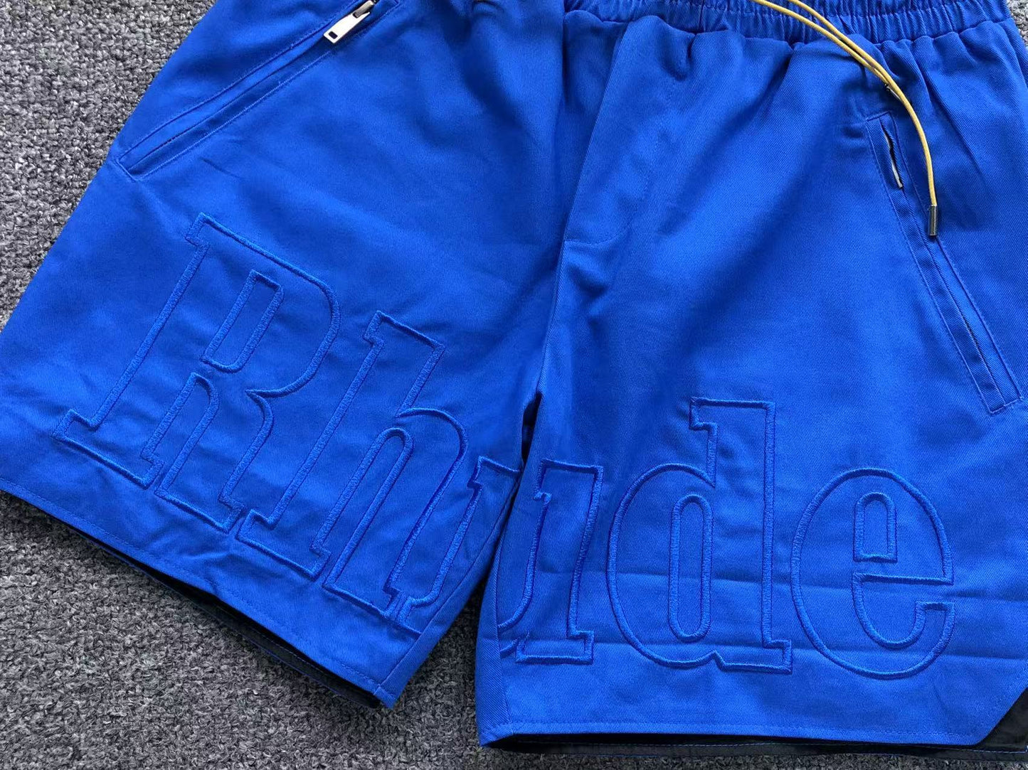 R - SHORTS