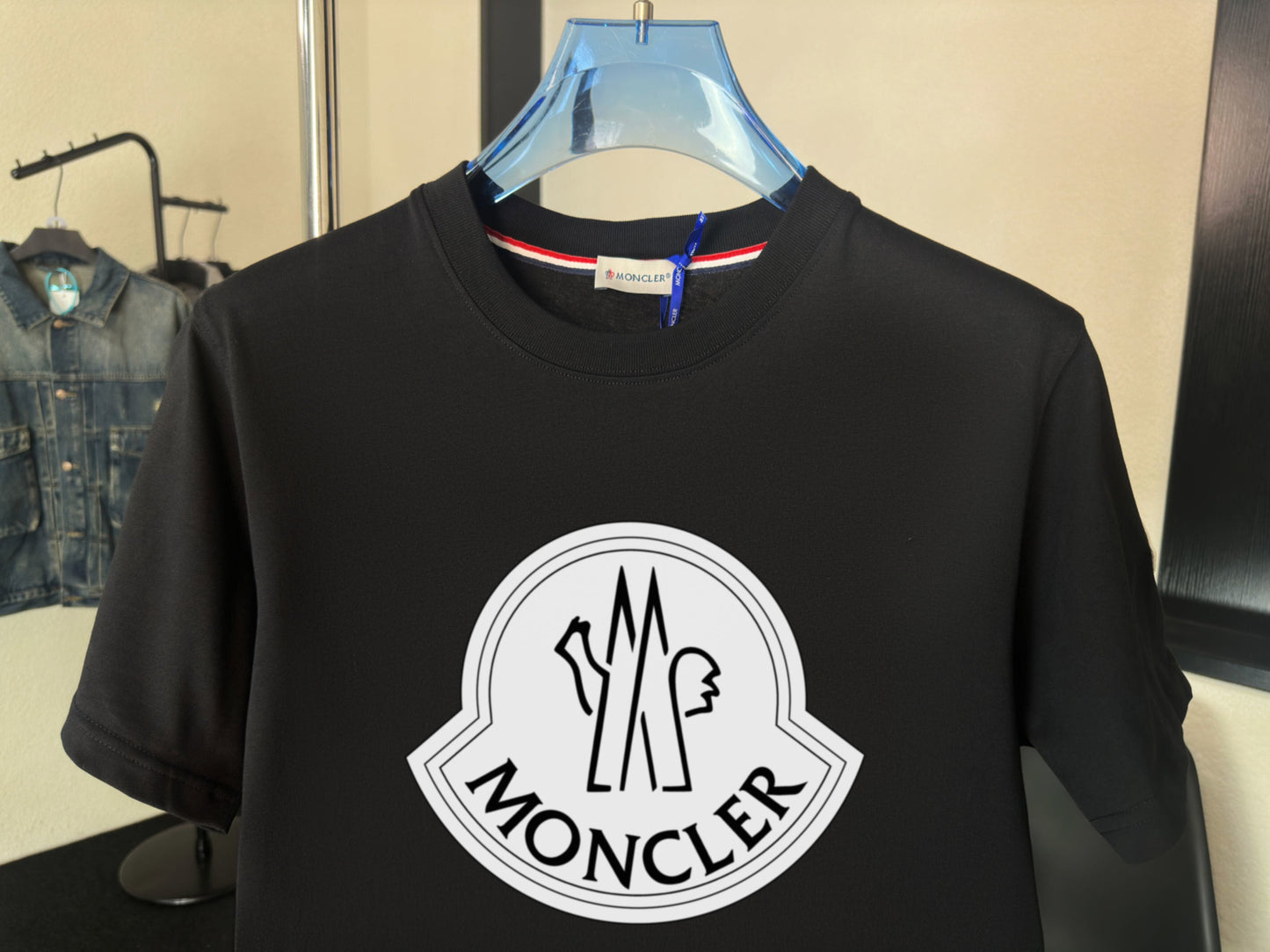 M - TSHIRT