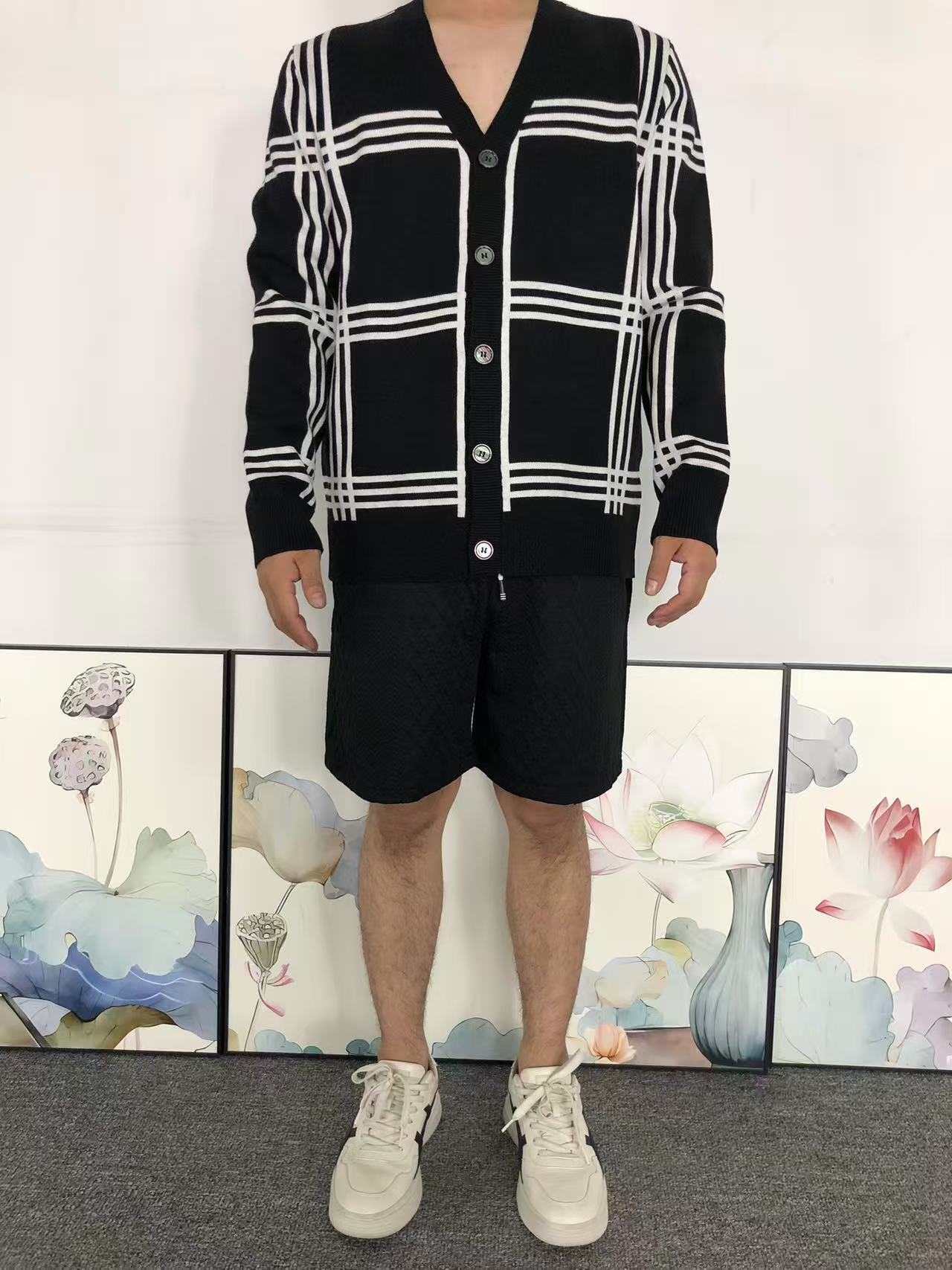 B - SWEATER