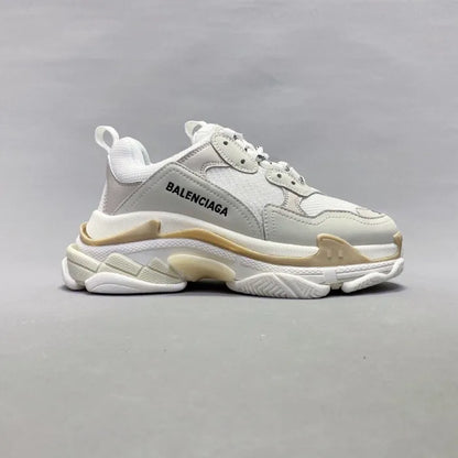 B - SNEAKERS