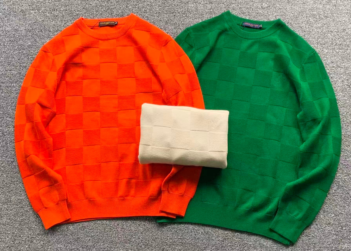 L - SWEATER