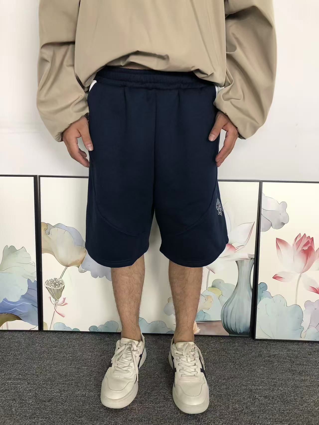 M - SHORTS