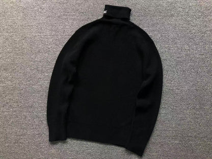 W - SWEATER