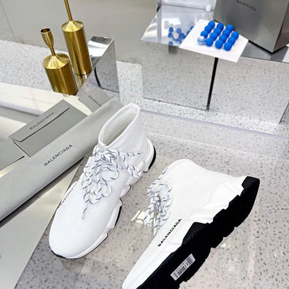 B - SNEAKERS