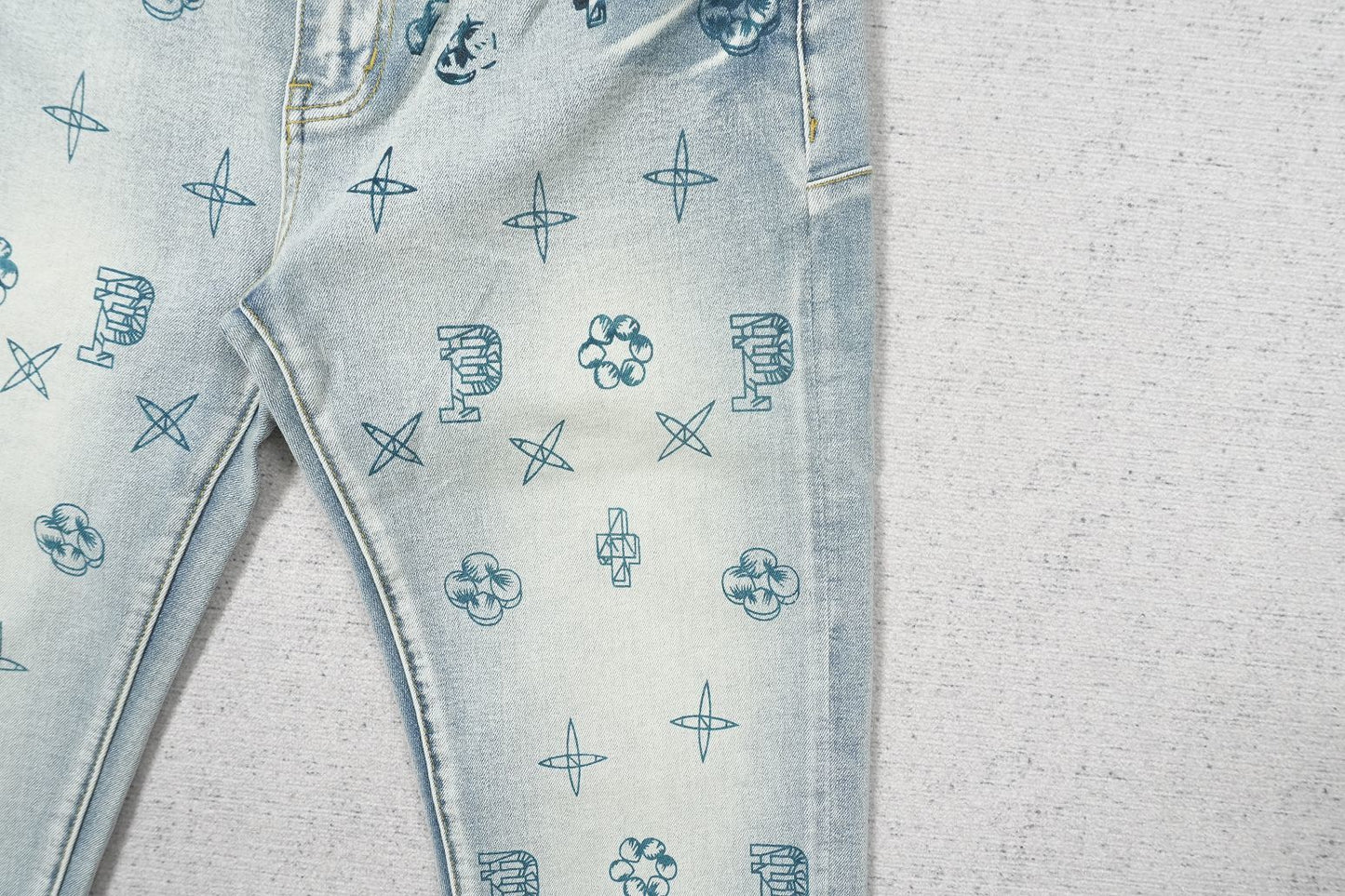 P - JEANS