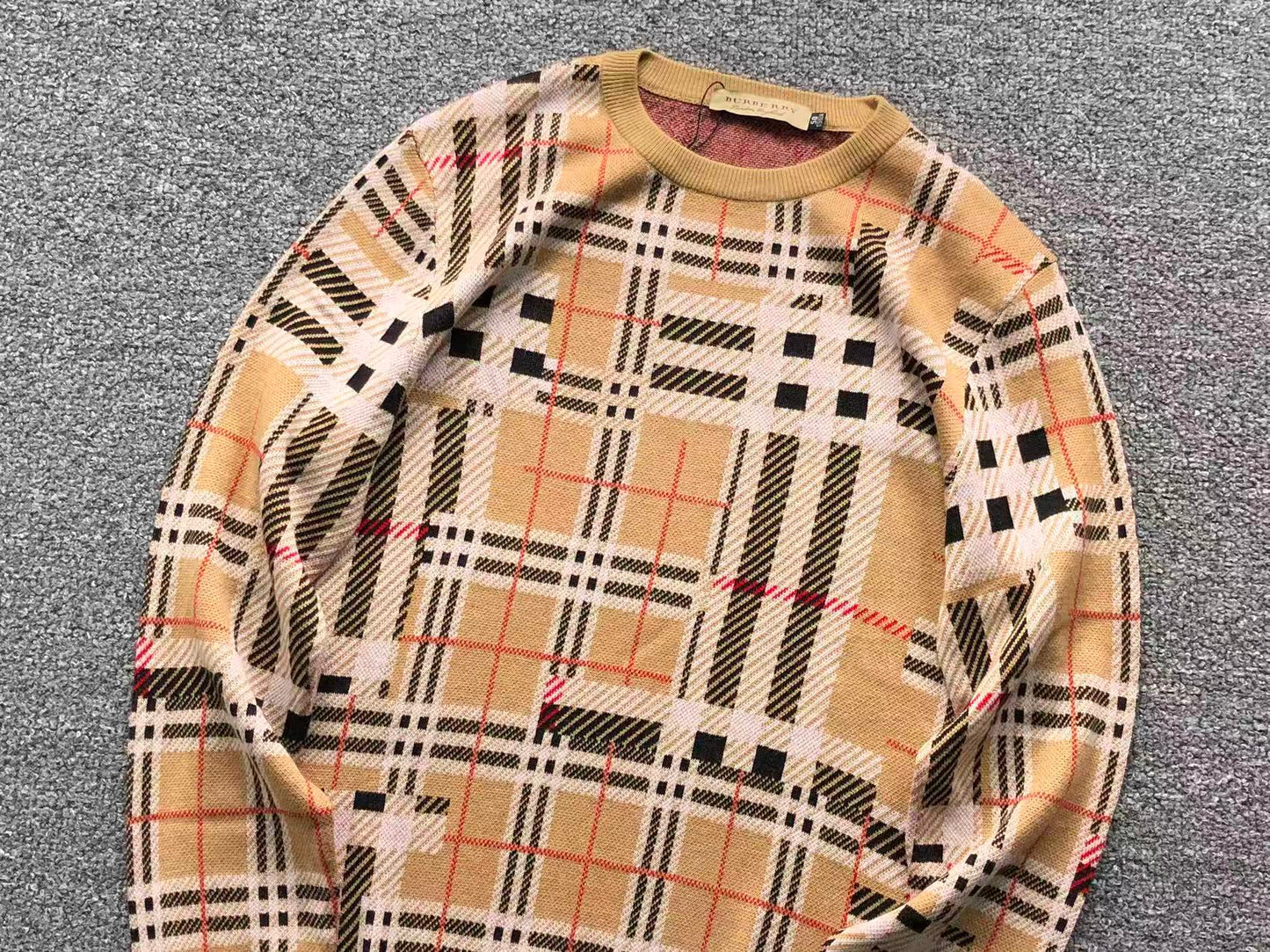 B - SWEATER