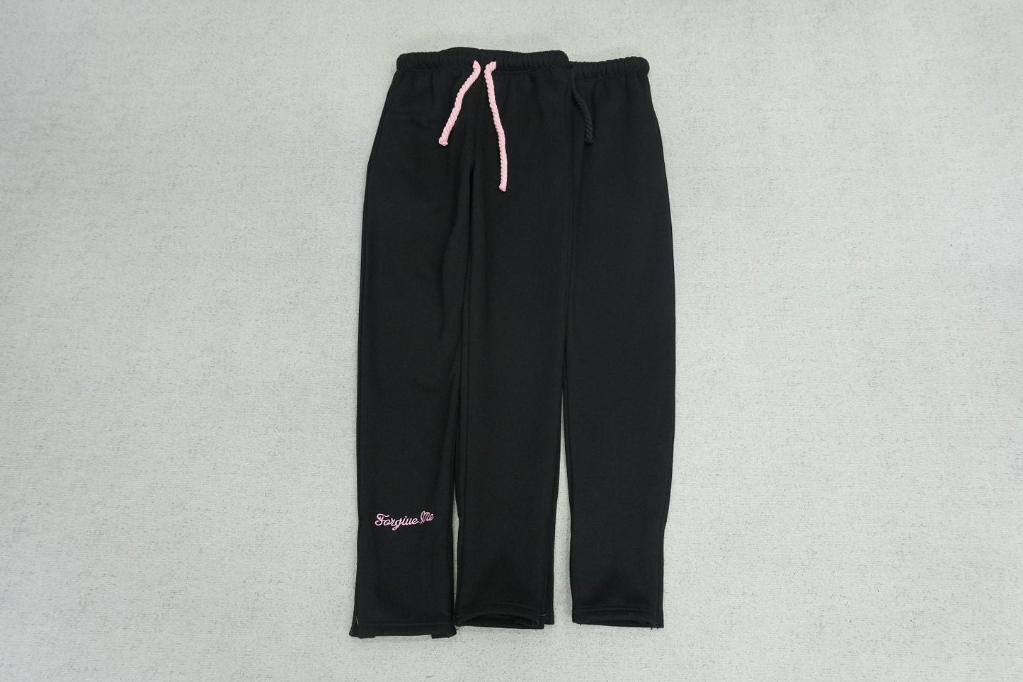 S - SWEATPANTS