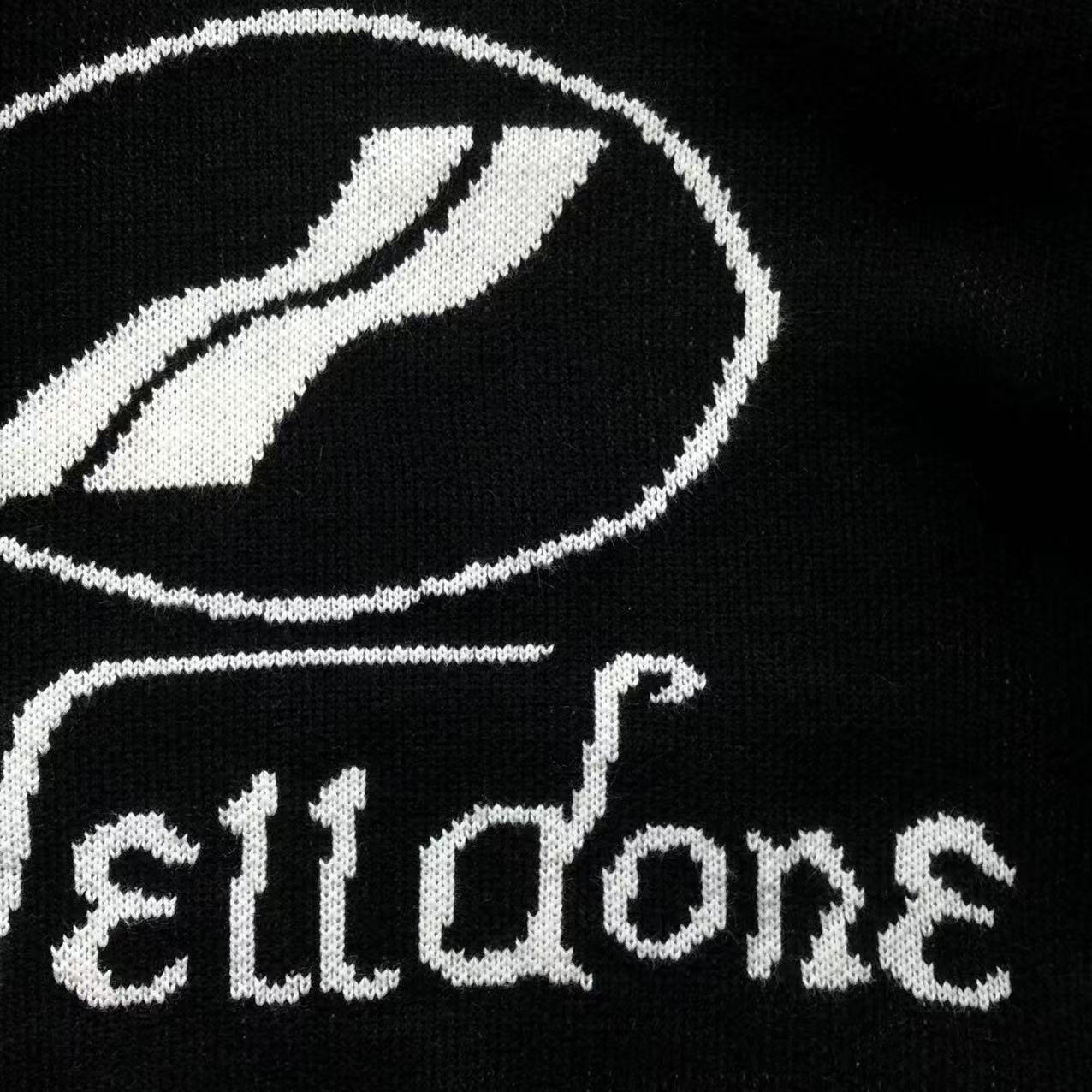 W - SWEATER