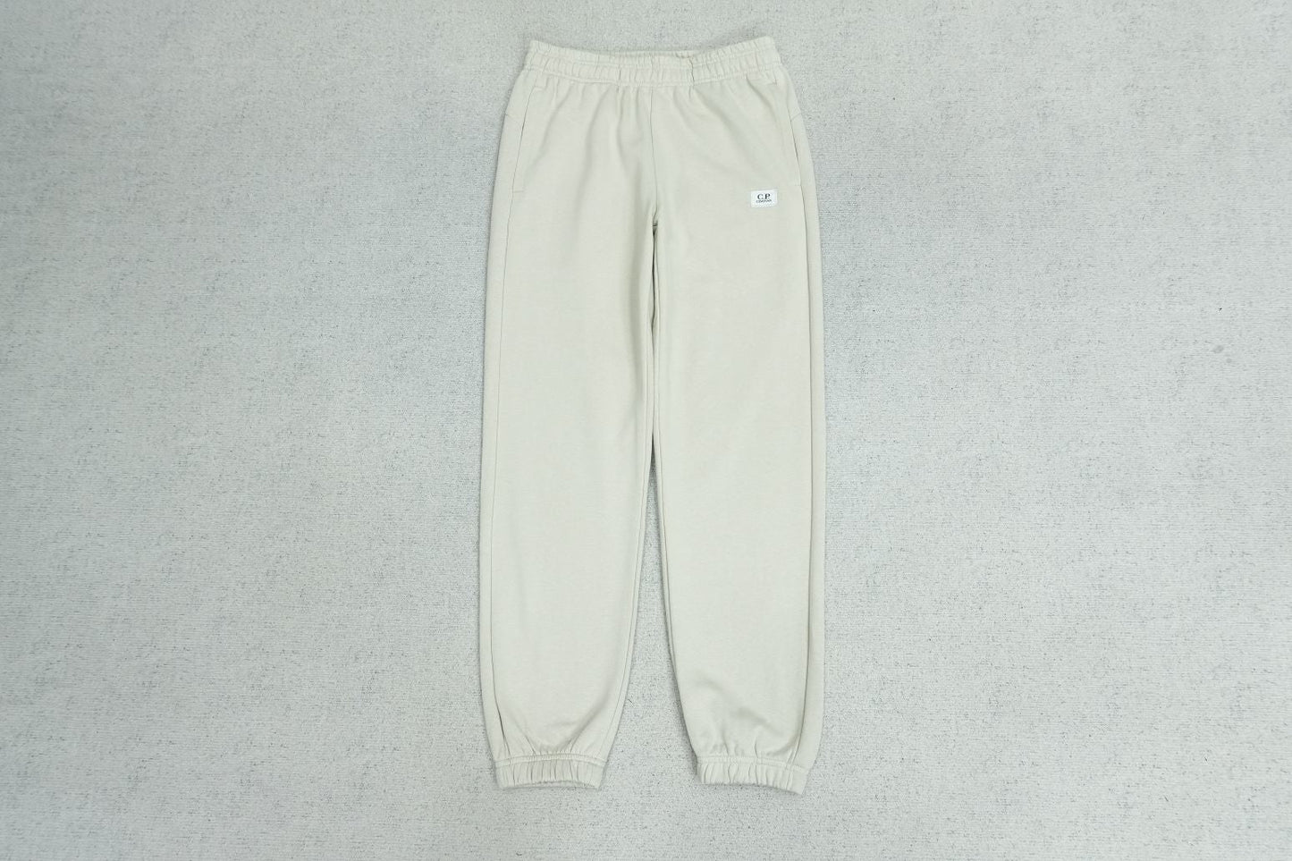 C - SWEATPANTS