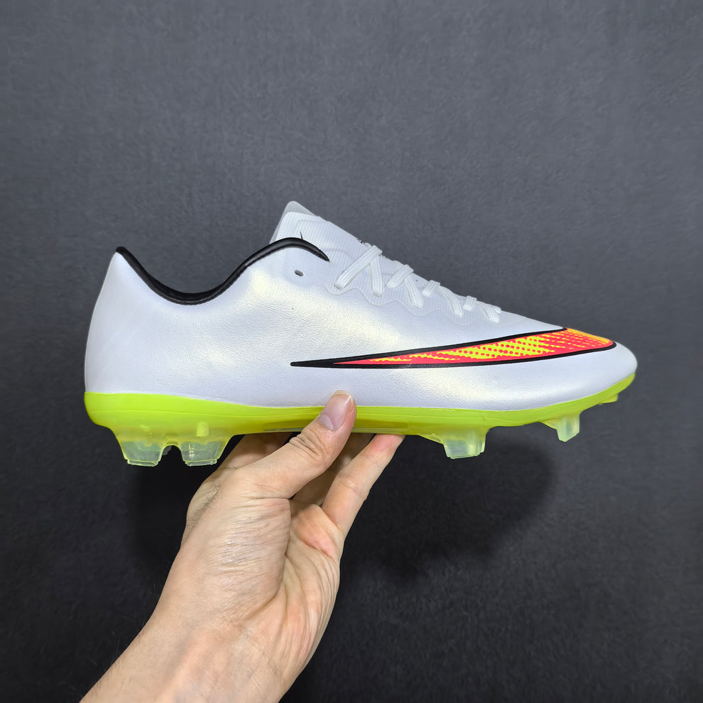 M - FUSSBALLSCHUHE