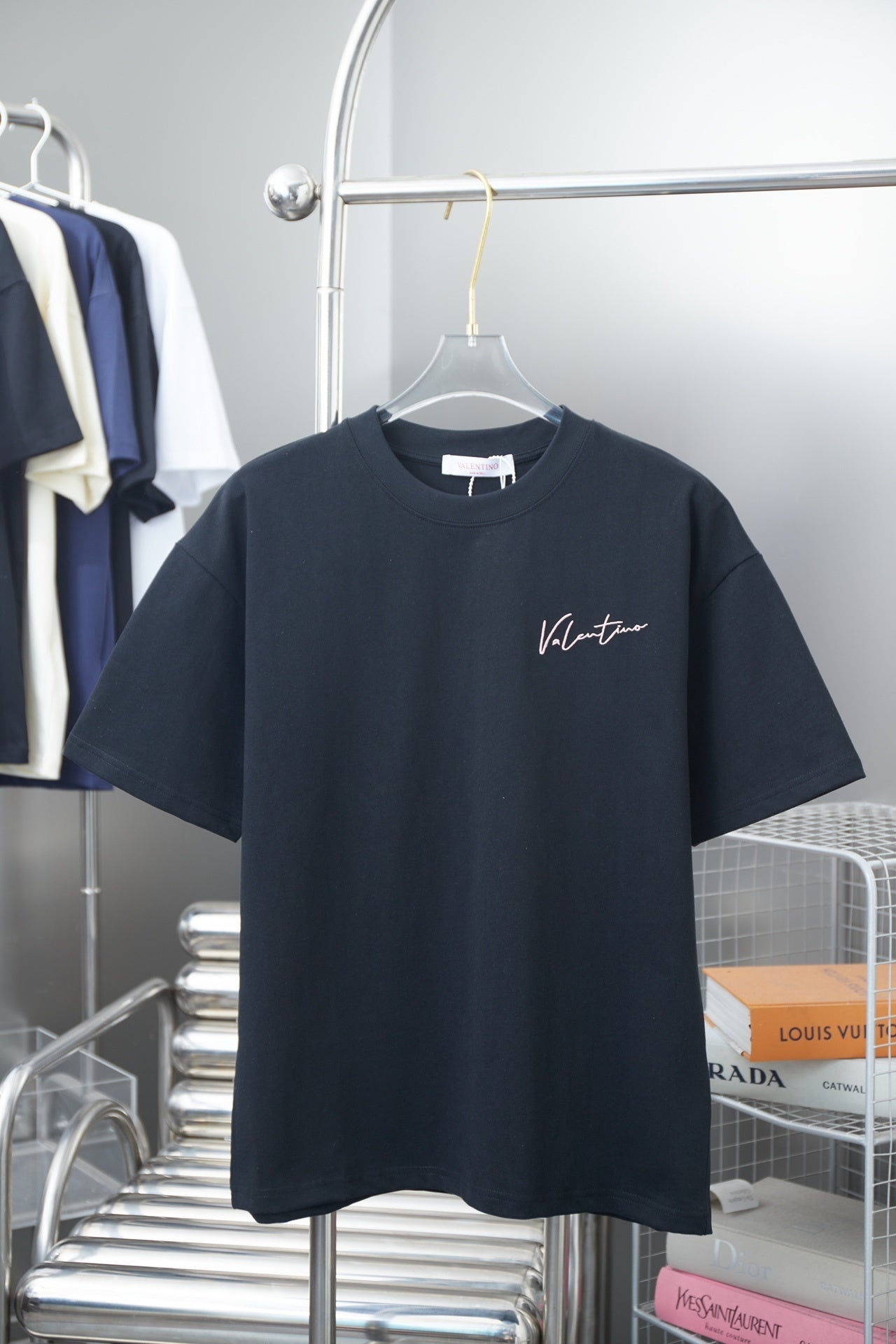 V - TSHIRT