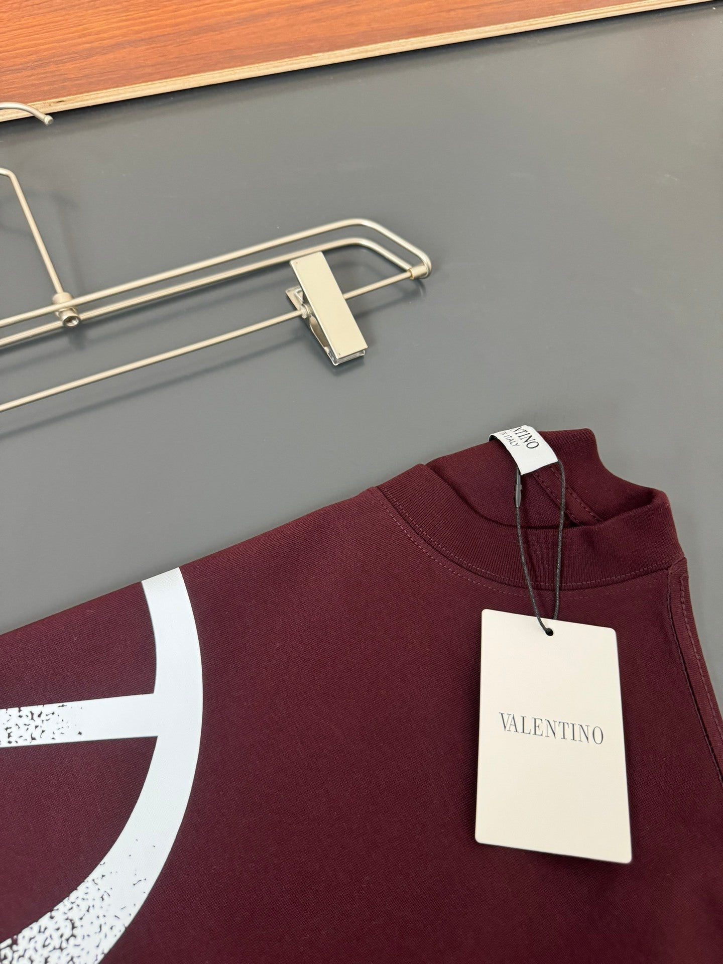 V - TSHIRT